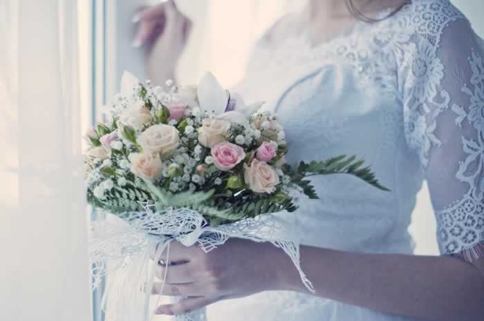 优秀的原配遭遇婚外情：不离婚才是对小三最大的报复_情感