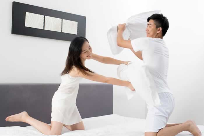 已婚女人如何吸引出轨男跟她在一起的？原配知道真相后暗自神伤_情感