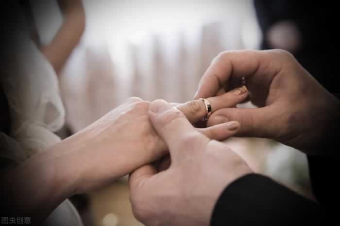 出轨男在什么样的情况下，会执着地选择离婚？_情感