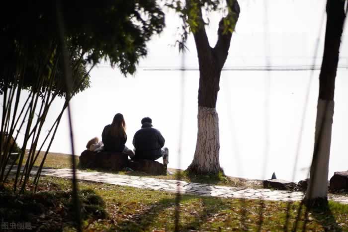 不是为了小三想离婚的男人，可信吗？原配该分离小三挽救家庭吗？_情感