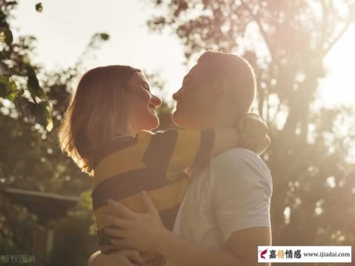 男人提不起任何性趣，态度逐渐变冷淡？两条途径让感情持续高潮_情感
