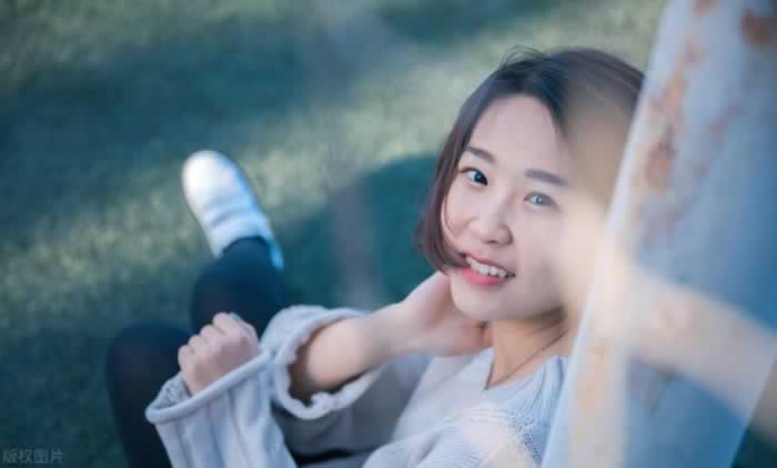女人哪些表现，是默认你吻她？_情感