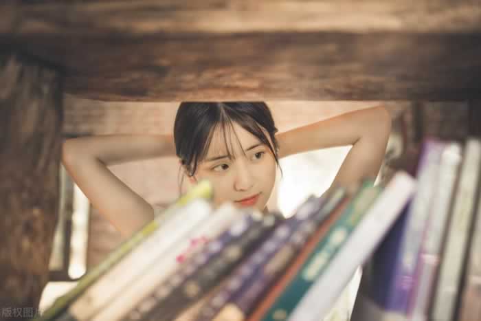 为什么女朋友总是删除拉黑你？_情感