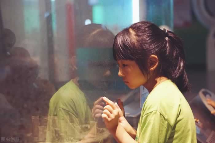 怎样判断女生愿不愿意被你撩？_情感