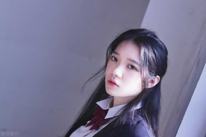 怎样提升幽默感，成为女人喜欢的有趣男人？_情感