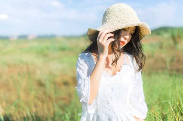 “精致穷”的女生在想什么？_情感