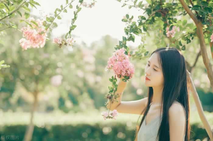 第一次约会，怎么牵女人的手不会被甩开？_情感