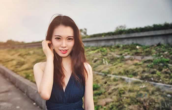 追求一个女人最好的方式：不是讨好，而是这三个小技巧_情感