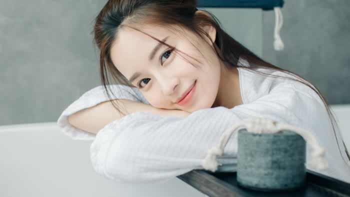 临睡前，夫妻多做这几件事，感情会如胶似漆！_情感