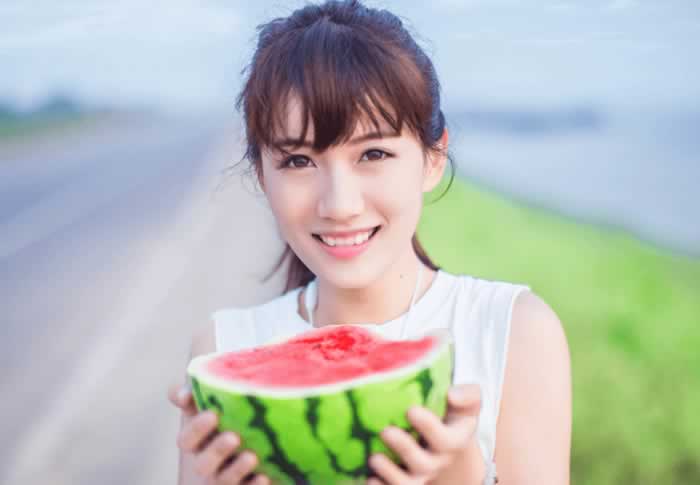 男女相处，若想“拿下”一个男人，学会这3个技巧_情感
