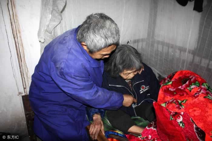 倒插门女婿10年不回家，老母亲找上门才得知真相_情感