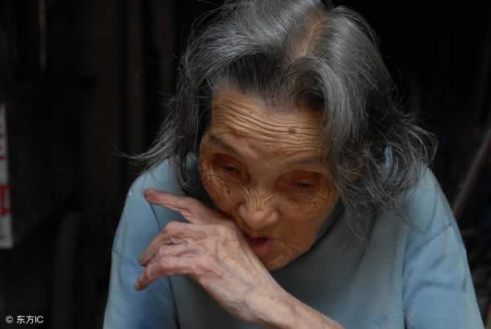 倒插门女婿10年不回家，老母亲找上门才得知真相_情感