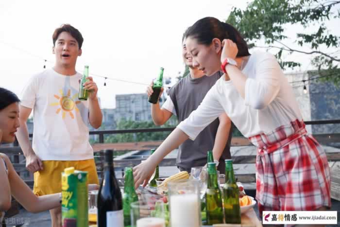 聪明的女人，不帮男人这3种忙_情感