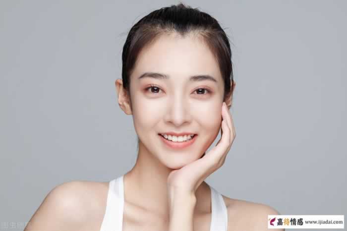 追求女人的3个技巧，做“舔狗”是下下策_情感
