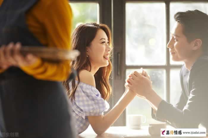 向你哭穷的男人，背后藏着3个小心思，女人不懂就是傻_情感