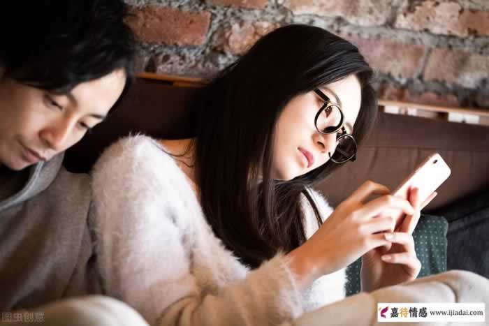 向你哭穷的男人，背后藏着3个小心思，女人不懂就是傻_情感