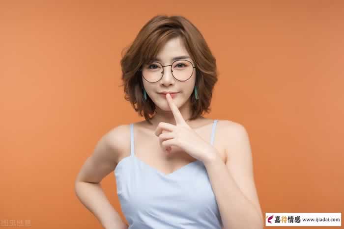 女人的这些“白痴”行为，别表现在男人面前_情感