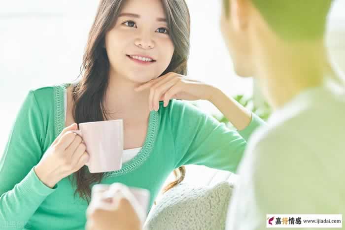 女人念念不忘一个男人，往往会有这些表现，真的很让人心疼_情感