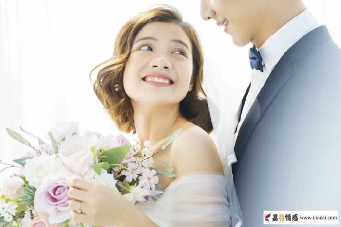 女人动情后，想让你追她，会有这3个迹象_情感