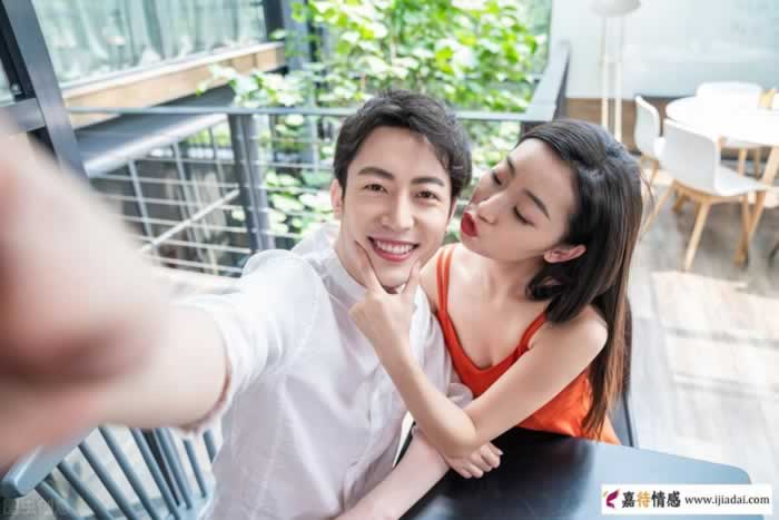 两性相处中女人命好，从敢发脾气开始_情感