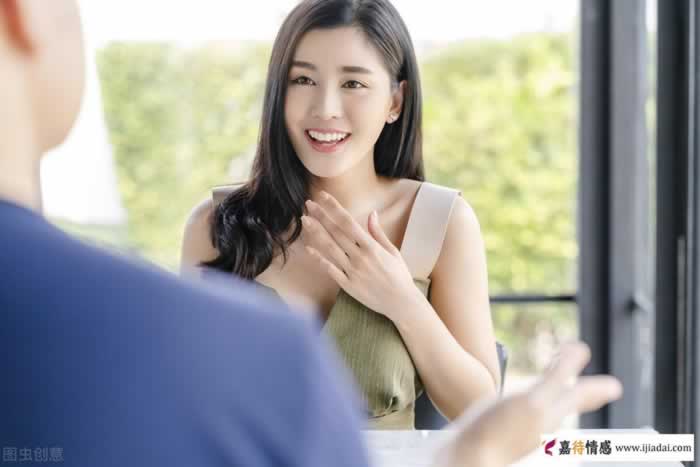 女人漂亮又迷人，3个“求爱”技巧帮你追到她_情感