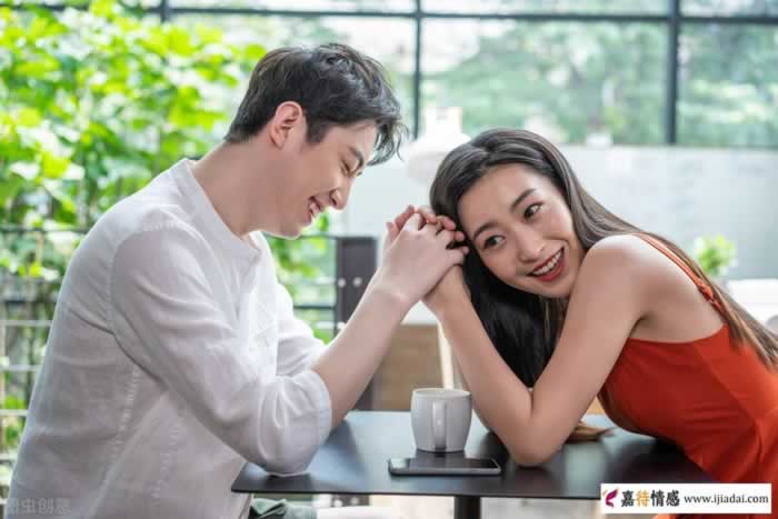 女人漂亮又迷人，3个“求爱”技巧帮你追到她_情感