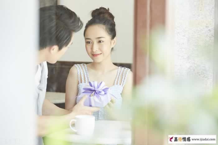 给女人的忠告：不要在朋友圈里“假精致”_情感