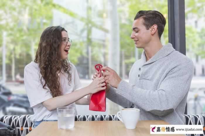 婚姻走到尽头的3个信号，别不管_情感