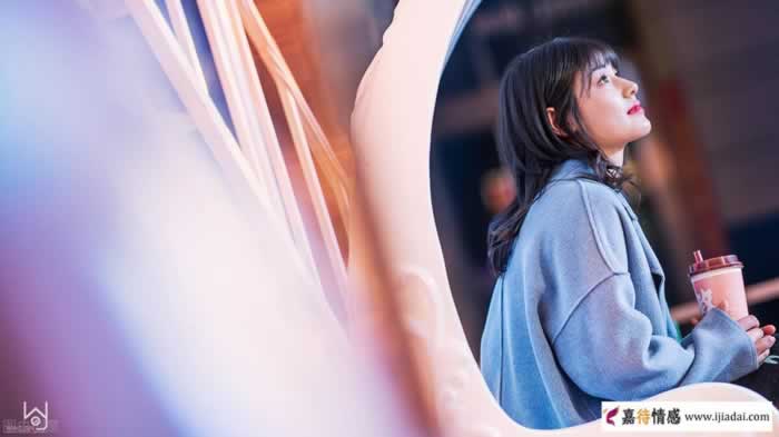 女人为男人做的“奇葩”事，一个比一个傻_情感
