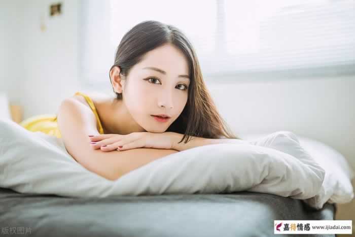 男人在“穷”的时候，聪明的女人会这么做_情感