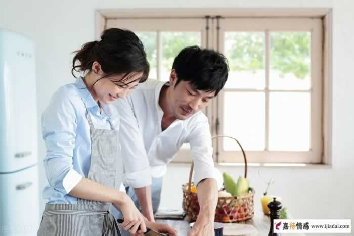 异性之间，关系开始变得暧昧，大多始于这2种行为_情感