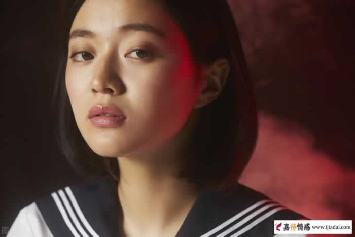 男人与多个女人保持暧昧关系，会有这2个表现！太可恶_情感
