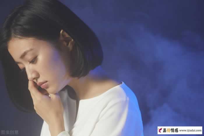 男人与多个女人保持暧昧关系，会有这2个表现！太可恶_情感
