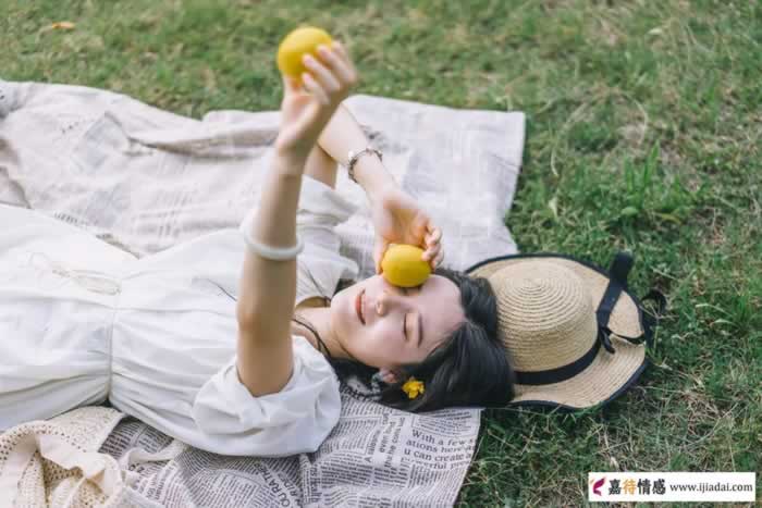 女人这3种肢体暗示,其实在告诉你可以追到她_情感