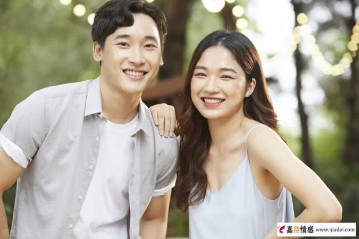 和初恋男友暧昧不清，险些离了婚_情感