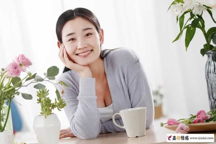 女人暴露出这3种态度，气场不输男人_情感