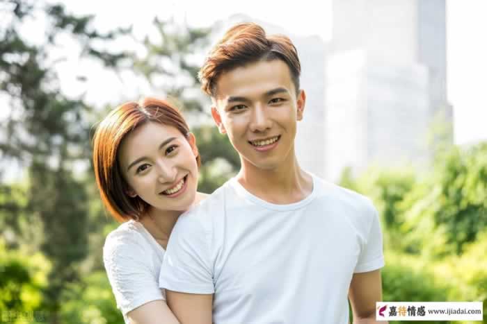 让男人喜欢的3种女人，要做到内外兼修_情感
