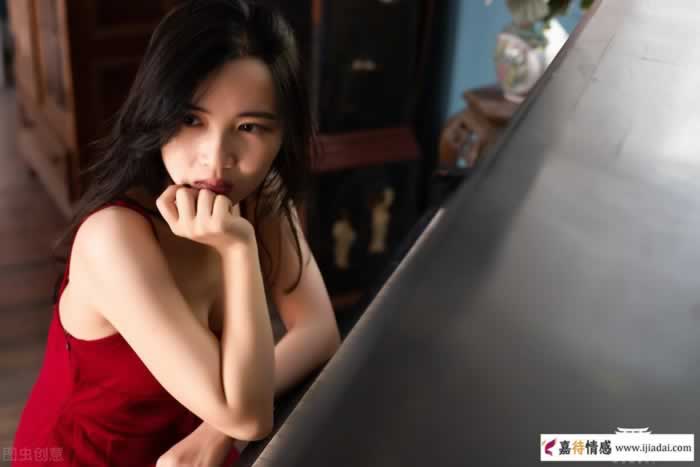 让男人容易自卑的三种女人_情感