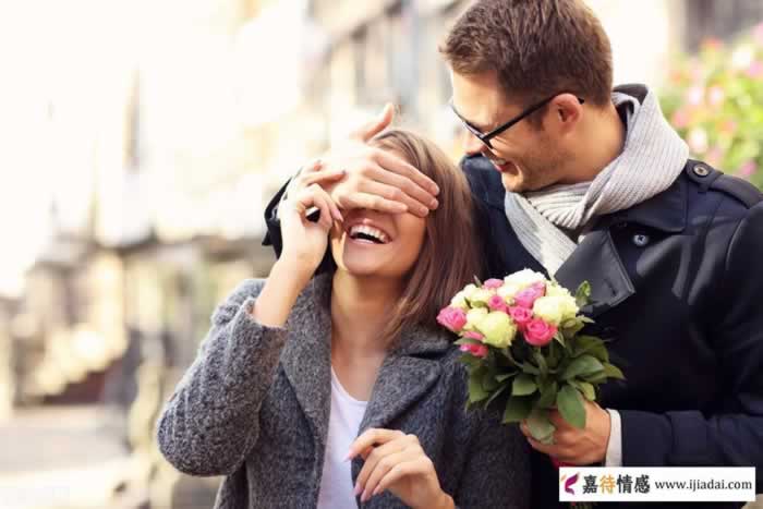 两性交往技巧，婚后女人经常做这三件事，会让男人爱一辈子_情感