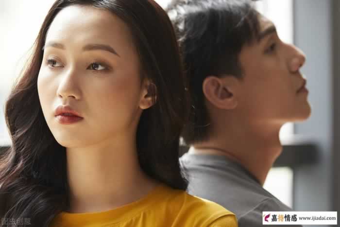 两性交往时女人生气了要不要哄?_情感