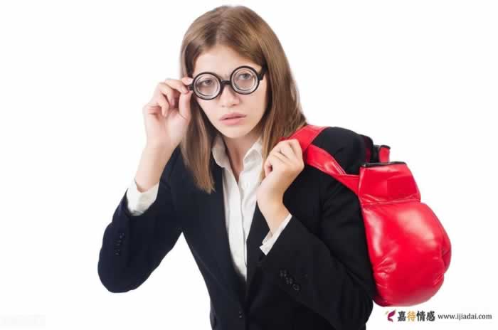 不被尊重的女人，往往会有这三种表现_情感