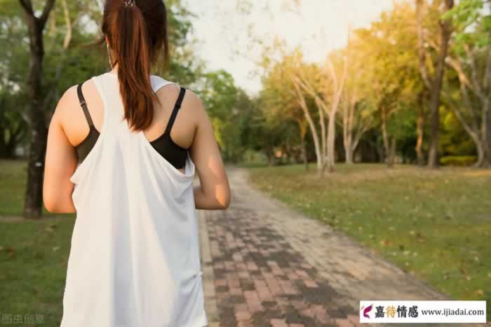女人只有对你动情了，才会说这三件事_情感