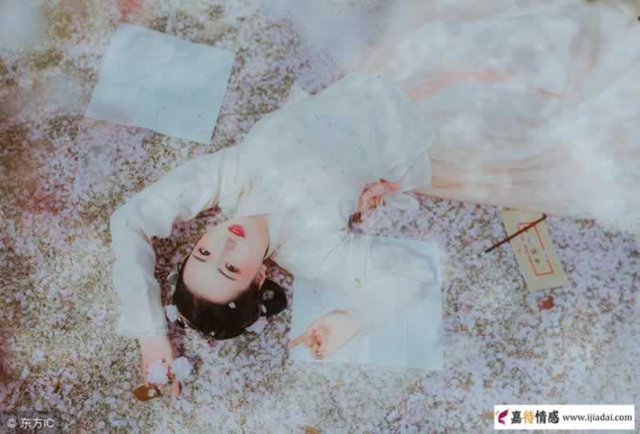 一个女人不爱你了，会有这3种表现！_情感