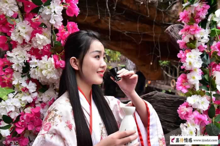 别爱的让人瞧不起！_情感