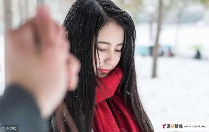 如果男人动手打了你怎么办，看女人是怎么回答的！_情感