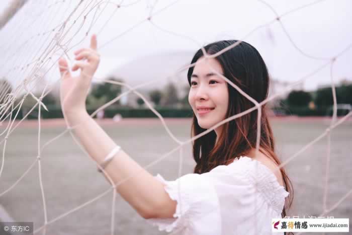 男人该如对待家中的糟糠之妻，这回答你满意吗？_情感
