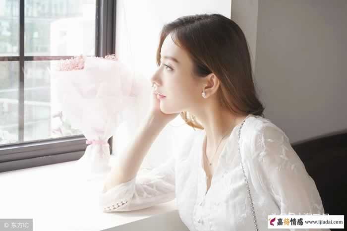 男人该如对待家中的糟糠之妻，这回答你满意吗？_情感