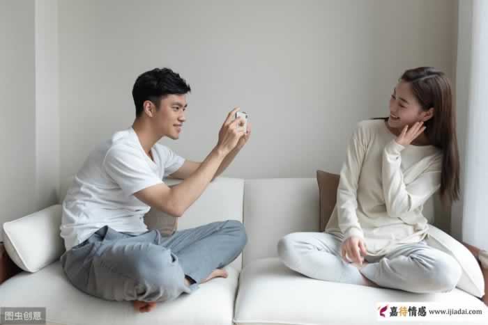 在中年异性交往中，为什么那么多人只敢暧昧不敢放手去爱？_情感