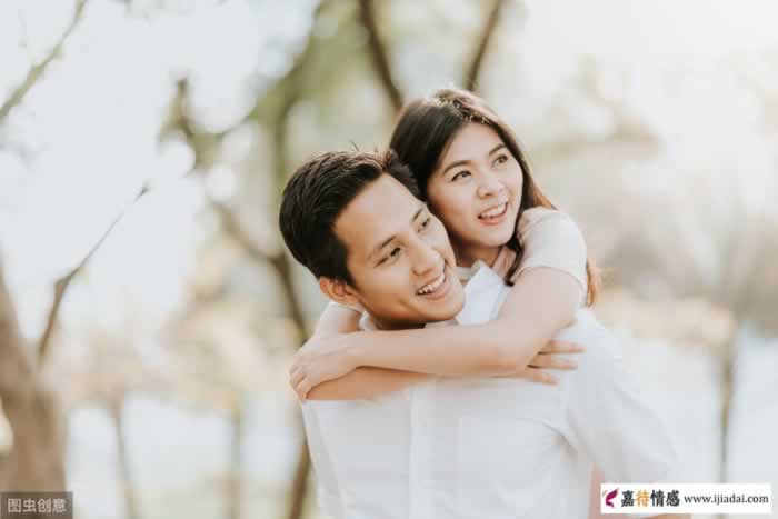 缺爱和不缺爱的中年女人和男人聊天时反应不一样,男人可以了解下_情感
