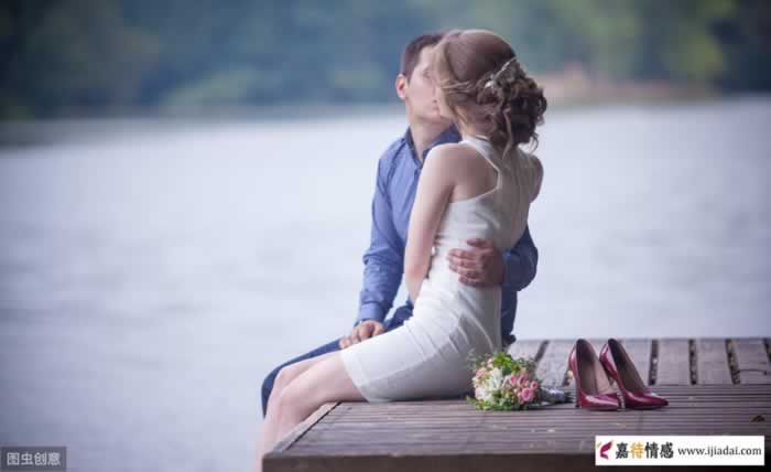 中年女人向你索要钱的时候，男人这样回复左右都不会吃亏_情感